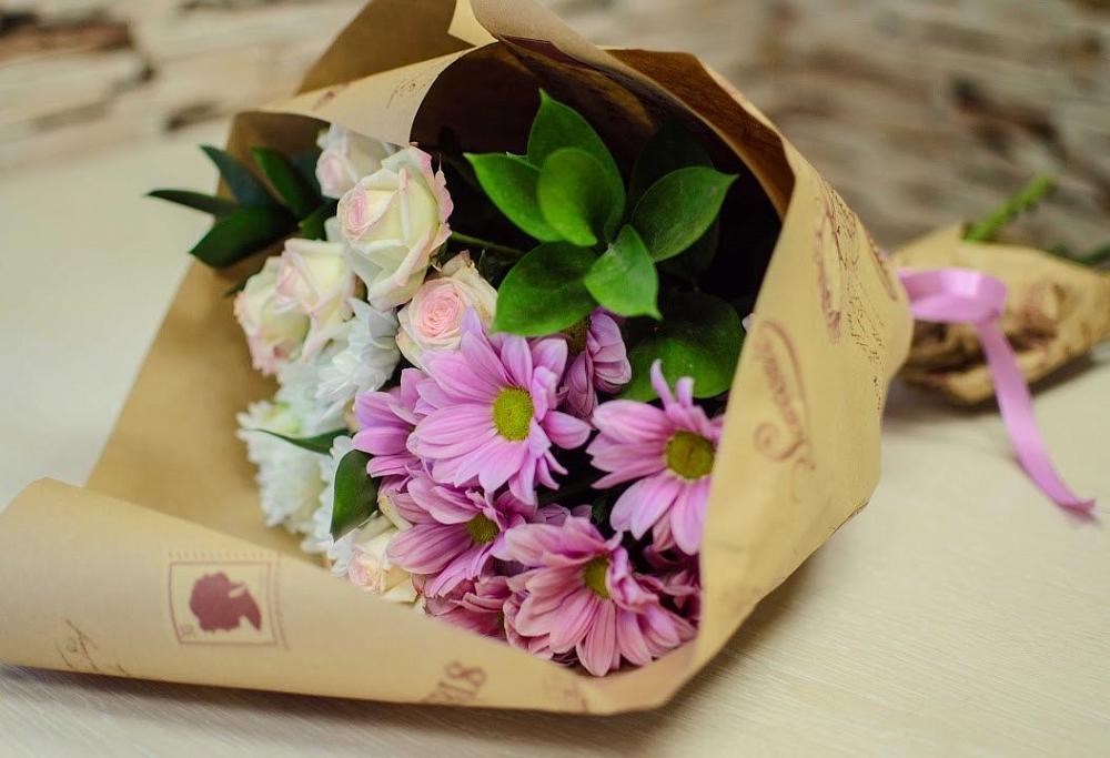 Букет цветов из: Розы и Хризантемы в Нижней Омке