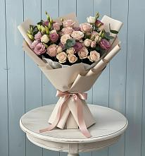 Букет цветов из:  Розы и Лизиантусы в Нижней Омке