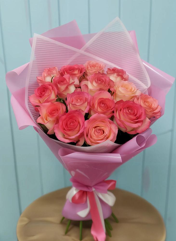 Букет 15 Розовых роз Равель в Нижней Омке