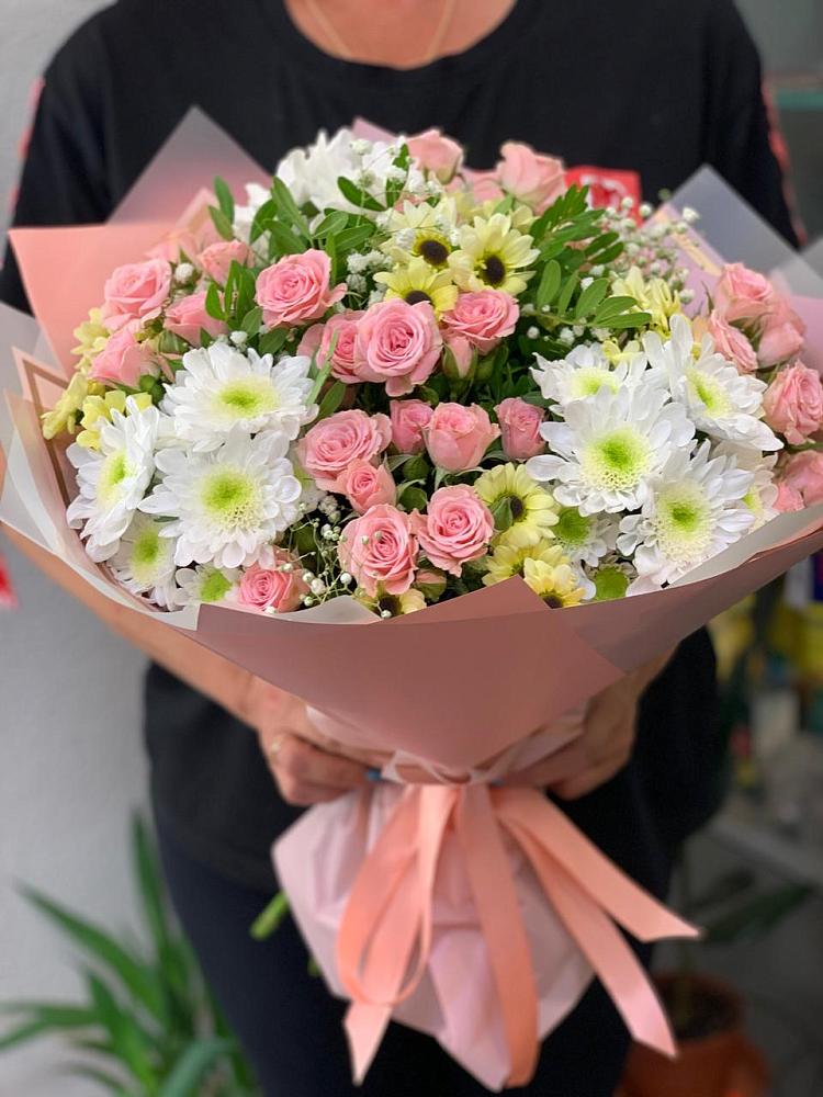 Букет цветов из: Розы и Хризантемы в Нижней Омке