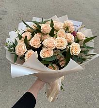 Букет Кремовые розы Латте в Нижней Омке