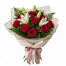 Букет цветов из:  Лилии и Розы в Нижней Омке