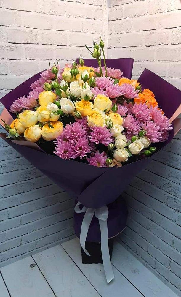 Букет цветов из: Хризантемы и Розы в Нижней Омке