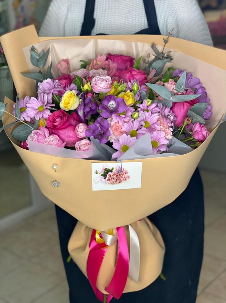 Букет цветов из: Хризантемы, Гвоздики и Альстромерии в Нижней Омке