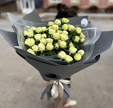 Букет Белые кустовые розы Солинеро в Нижней Омке