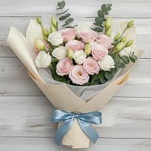 Букет цветов из:  Лизиантусы в Нижней Омке
