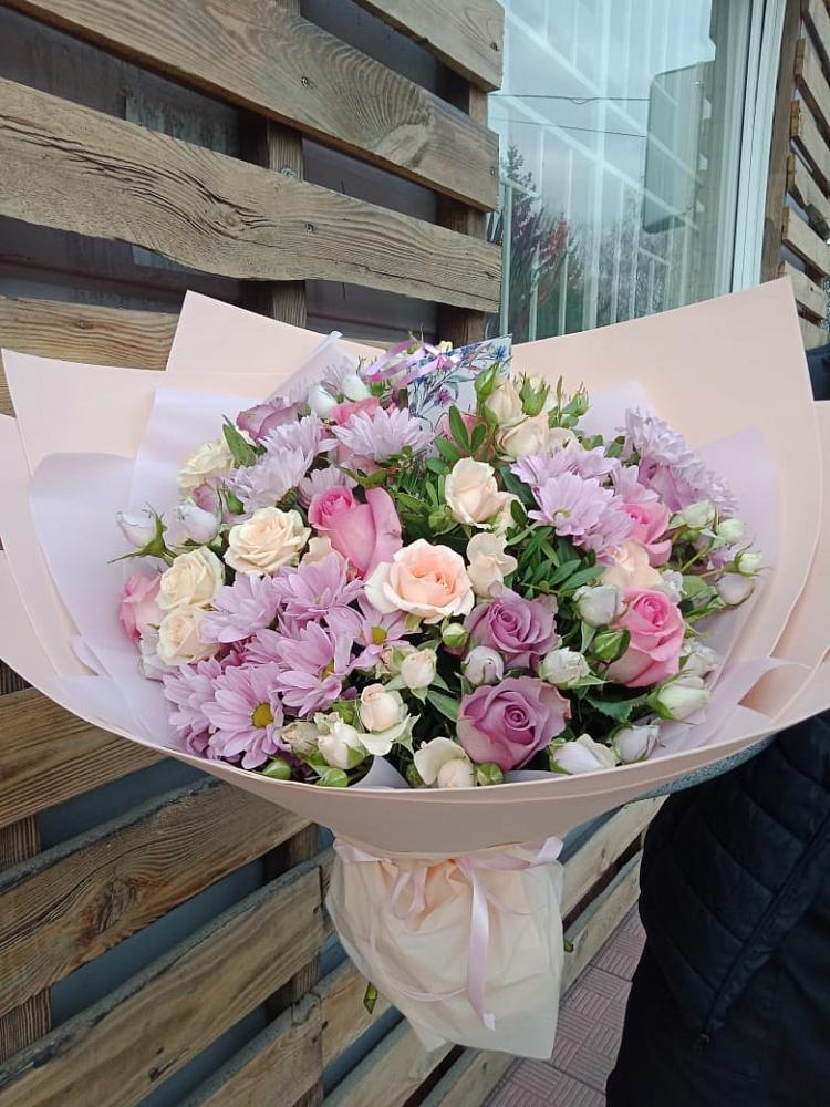 Букет цветов из: Розы и Хризантемы в Нижней Омке