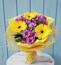 Букет цветов из:  Хризантемы и Герберы в Нижней Омке