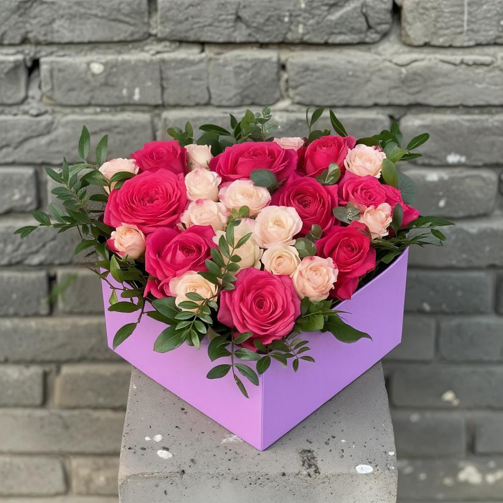 Цветочная композиция из Розы в коробке в Нижней Омке