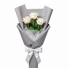 Букет 3 белые розы в Нижней Омке