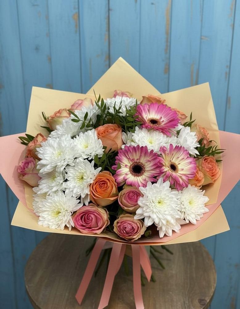 Букет цветов из: Розы, Герберы и Хризантемы в Нижней Омке