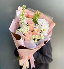 Букет цветов из:  Хризантемы и Розы в Нижней Омке