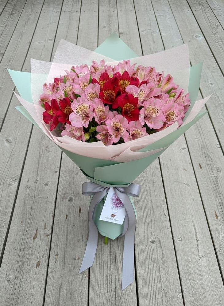 Букет цветов из: Альстромерии в Нижней Омке