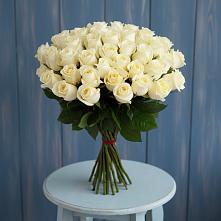 Букет 51 Белая роза Эдлесс Лав в Нижней Омке