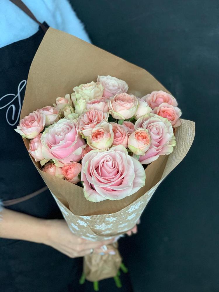 Букет цветов из: Хризантемы и Розы в Нижней Омке