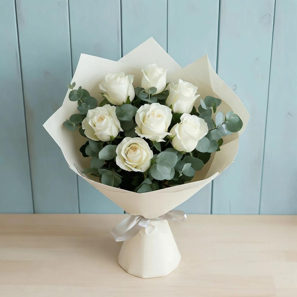 Букет Белые розы в Эвкалипте в Нижней Омке