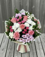 Букет цветов из:  Альстромерии, Гвоздики, Розы и Хризантемы в Нижней Омке