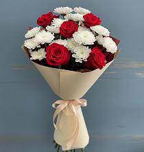 Букет цветов из:  Розы и Хризантемы в Нижней Омке
