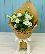 Букет цветов из:  Хризантемы и Лизиантусы #REPLACE_PRED# Нижней Омке