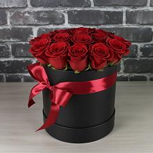 Цветочная композиция из Розы в шляпной коробке #REPLACE_PRED# Нижней Омке