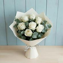 Букет Белые розы в Эвкалипте в Нижней Омке