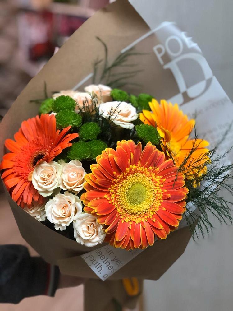Букет цветов из: Герберы, Хризантемы и Розы в Нижней Омке
