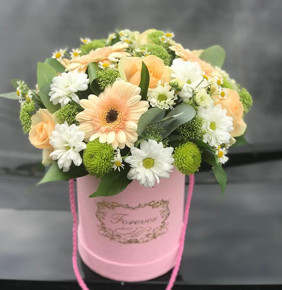 Цветочная композиция из Розы, Герберы и Хризантемы в шляпной коробке в Нижней Омке