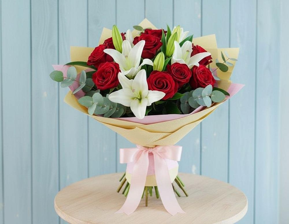 Букет цветов из: Лилии и Розы в Нижней Омке