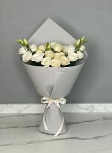 Букет цветов из:  Розы и Лизиантусы в Нижней Омке